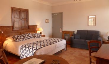 Bild på Standard Double Room (Medium)-1 Queen Bed Free self parking Free WiFi