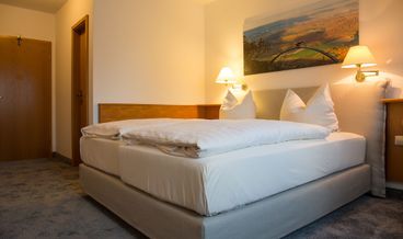 Bild på Economy Double Room (Ludwigsturm)-1 Queen Bed Free WiFi Free self parking Free breakfast