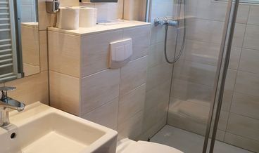 Bild på Double Room (Stahlbadstrasse 2)-1 Twin Bed Non Refundable Free WiFi Free breakfast