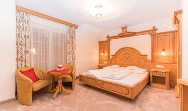 Bild på Classic Double Room, Balcony-1 King Bed Full Breakfast Free WiFi Free self parking