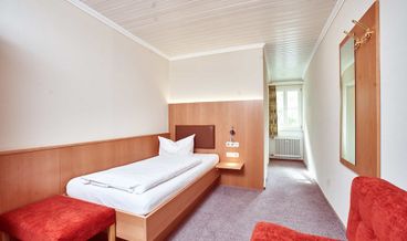 Bild på Basic Twin Room-1 King Bed Non Refundable Free WiFi Free self parking