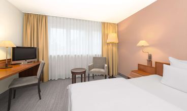 Bild på Standard Room (Extra Bed 2 adults + 1 child)-3 Twin Beds Non Refundable Free WiFi