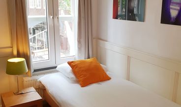 Bild på Basic Double Room, 1 Double Bed, Shared Bathroom-1 Double Bed Free WiFi