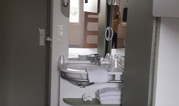 Bild på Triple Room, Multiple Beds-1 Double Bed and 1 Twin Bunk Bed Non Refundable Free self parking Free WiFi