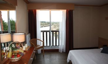 Bild på Suite (Left Shore Building)-1 Double Bed and 1 Double Sofa Bed Non Refundable Free self parking