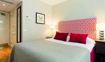 Bild på Standard Double Room (small)-1 Queen Bed Non Refundable Free WiFi Free breakfast