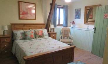 Bild på Classic Triple Room, Garden View-1 Queen Bed and 1 Twin Trundle Bed Free breakfast Free self parking Free WiFi