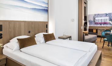Bild på Cathedral double, city view-1 King Bed Non Refundable Free WiFi Free breakfast
