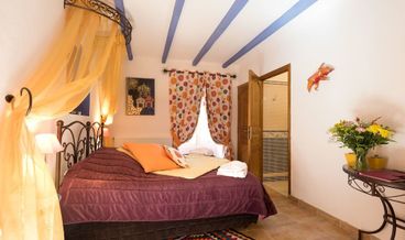 Bild på Double Room (Orientale)-1 Queen Bed Free breakfast Free self parking Free WiFi