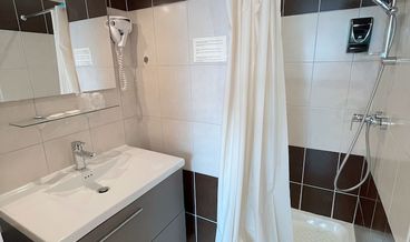Bild på Classic Double Room-1 Double Bed Non Refundable Free WiFi Free self parking