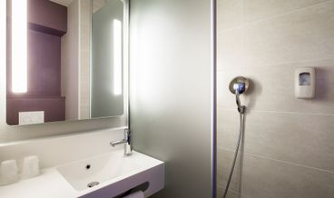 Bild på Double Room-1 Double Bed Non Refundable Free WiFi Free self parking