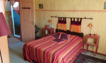 Bild på Double Room (Indienne)-1 Double Bed and 1 Twin Bed Non Refundable Free breakfast Free self parking
