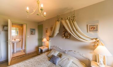 Bild på Comfort Double Room, Private Bathroom, Garden View (Coté Campagne)-1 King Bed Non Refundable Free self parking Free breakfast