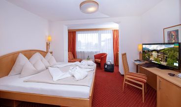 Bild på Standard Double Room-1 King Bed Free WiFi Breakfast buffet Free parking
