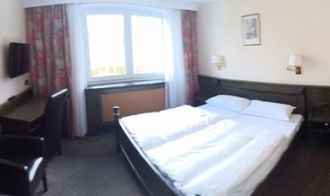 Bild på Comfort Double Room-1 King Bed Free WiFi Breakfast for 2 Free valet parking Free self parking