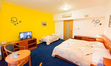 Bild på Standard Double or Twin Room, 1 Bedroom, Private Bathroom, Courtyard Area-1 King Bed Free WiFi