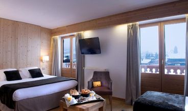 Bild på Double Room-1 Double Bed and 2 Twin Beds Non Refundable Free WiFi Free self parking Free breakfast