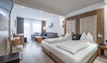 Bild på Standard Double Room, Balcony-1 Queen Bed Non Refundable Free WiFi Free parking Free breakfast