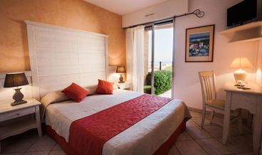 Bild på Double or Twin Room, Terrace, Sea View-2 Twin Beds Non Refundable Free self parking Free WiFi