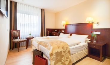 Bild på Family Room, 1 Bedroom (for 3 People )-1 Double Bed and 1 Double Sofa Bed Free WiFi Free breakfast