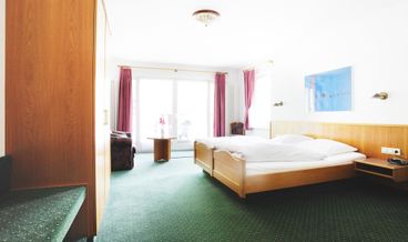 Bild på Standard Double Room, Private Bathroom-1 King Bed Free self parking Free breakfast