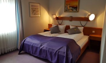 Bild på Double Room-1 Queen Bed Non Refundable Free WiFi Free self parking