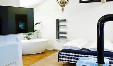 Bild på Double Room-1 King Bed Non Refundable Free self parking Free WiFi