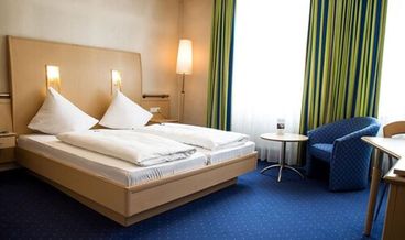 Bild på Standard Double Room-1 Queen Bed Free WiFi Breakfast buffet Free self parking
