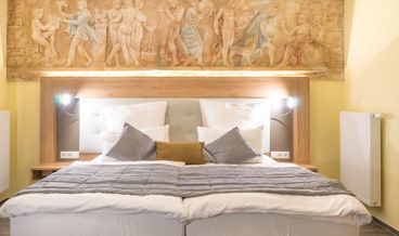 Bild på Deluxe Double Room-1 King Bed Non Refundable Free WiFi Free self parking