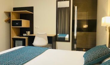 Bild på Triple Room-1 Double Bed and 1 Twin Bunk Bed Free self parking Free WiFi