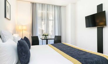 Bild på Standard Room, 1 King Bed, Non Smoking (Twin bed on request)-1 King Bed Free WiFi