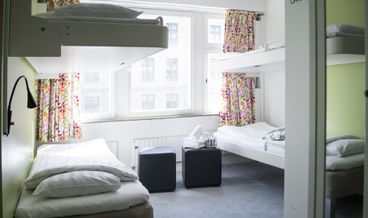Bild på Twin Room, No Windows (HOSTEL, Shared Bathroom)-1 Twin Bunk Bed Free WiFi