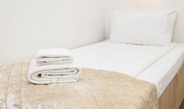Bild på Economy Twin Room, No Windows (Shared bathroom)-1 Double Bed Non Refundable Free WiFi Breakfast buffet Free breakfast