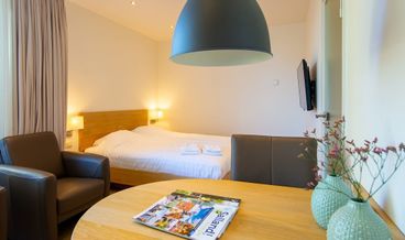 Bild på Standard Double Room-1 King Bed Non Refundable Free WiFi Free self parking