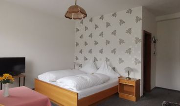 Bild på Twin Room, Shared Bathroom-1 Twin Bed Free WiFi Free self parking Free breakfast