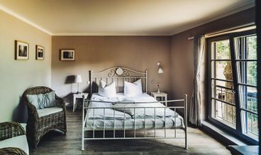 Bild på Classic Double Room, Private Bathroom-1 King Bed Free self parking Free breakfast