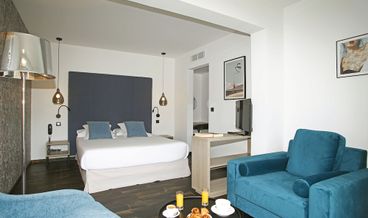 Bild på Superior Double Room, Mountain View-1 Queen Bed Free self parking