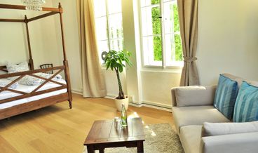 Bild på Economy Double Room, Shared Bathroom-1 Queen Bed Non Refundable Free WiFi
