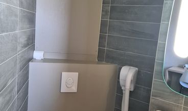 Bild på Standard Double Room, Multiple Beds-1 Double Bed and 1 Twin Bed Free WiFi Free self parking