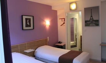 Bild på Standard Twin Room, 1 Bedroom-1 Twin Bed Free WiFi
