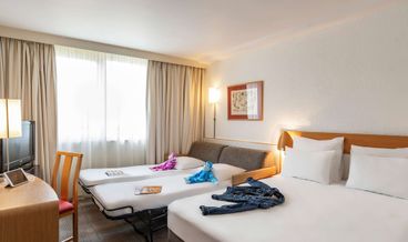 Bild på Classic Double Room, 1 Double Bed with Sofa bed-1 Double Bed and 1 Double Sofa Bed Non Refundable Free self parking Free WiFi