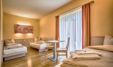 Bild på Double Room-2 Twin Beds Non Refundable Free WiFi Free parking