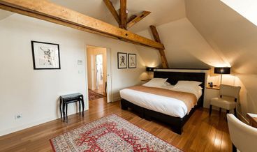 Bild på Annexe Supérieure (2ème étage sans ascenseur)-2 Twin Beds and 1 King Bed Non Refundable Free WiFi