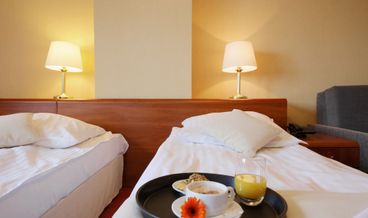Bild på Quadruple Room-3 Twin Beds and 1 Twin Sofa Bed Free WiFi Free self parking Free breakfast