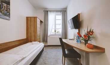 Bild på Economy Double Room, Shared Bathroom-1 Double Bed Non Refundable Free WiFi