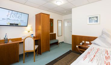 Bild på Comfort Double Room-1 King Bed Non Refundable Free WiFi Free self parking