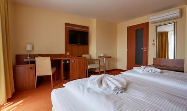 Bild på Comfort Double Room-1 Queen Bed Free WiFi Spa access Free breakfast Free self parking