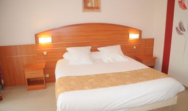 Bild på Double Room (1 or 2 pax)-1 Queen Bed Free high-speed internet Free self parking Free WiFi
