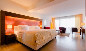 Bild på Junior Suite, City View (Street view )-1 King Bed Free WiFi