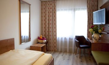 Bild på Classic Double Room-1 King Bed Non Refundable Free WiFi Free self parking Free breakfast